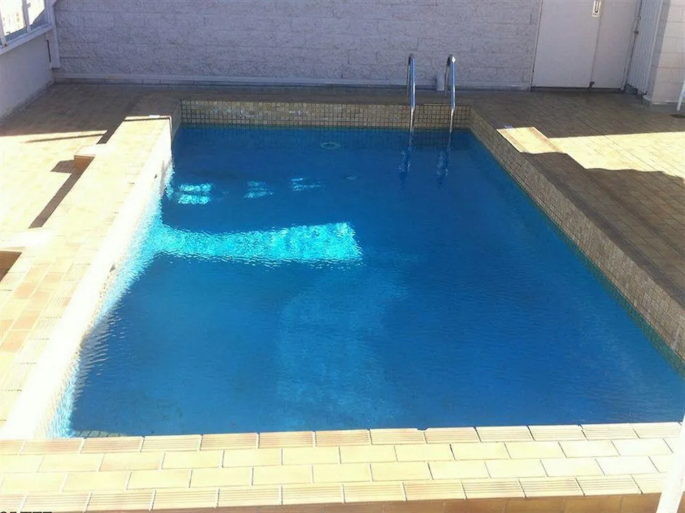 Gladstone Reef Hotel Motel Australia