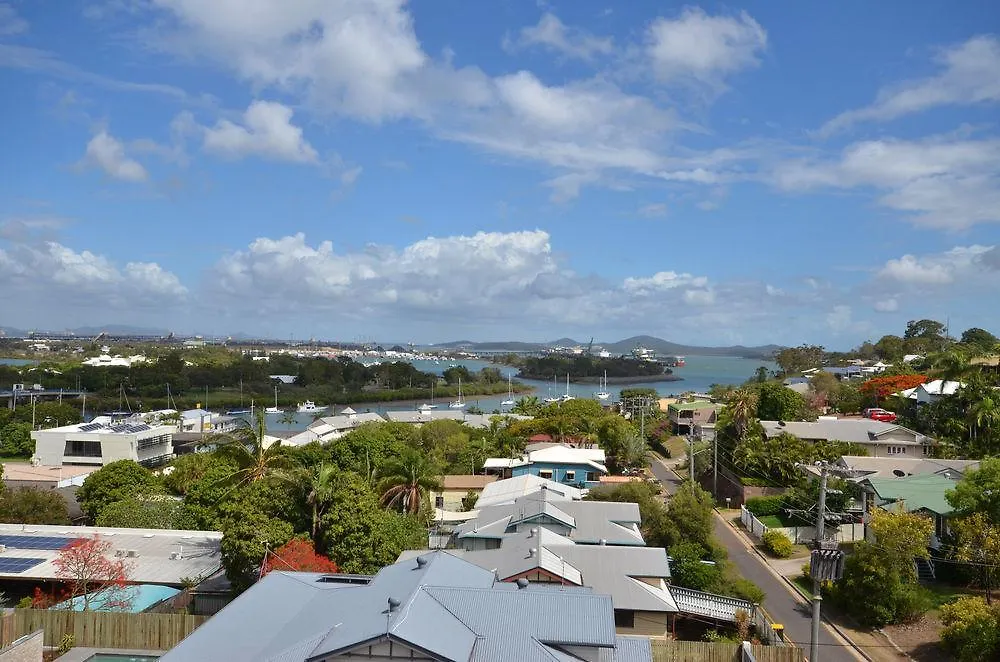 Gladstone Reef Hotel Motel