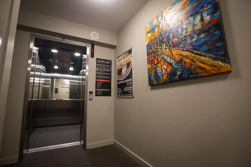 ****  Gladstone Reef Hotel Motel Australia