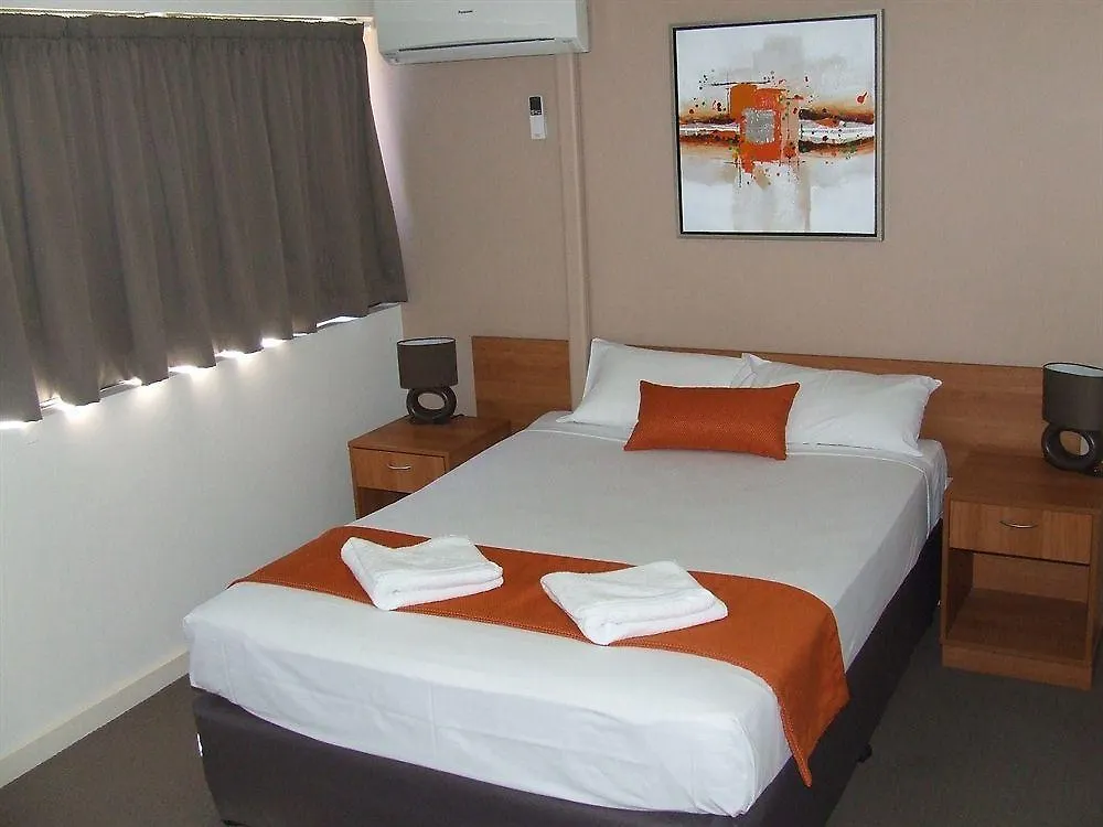 ****  Gladstone Reef Hotel Motel Australia