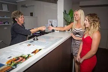 Gladstone Reef Hotel Motel